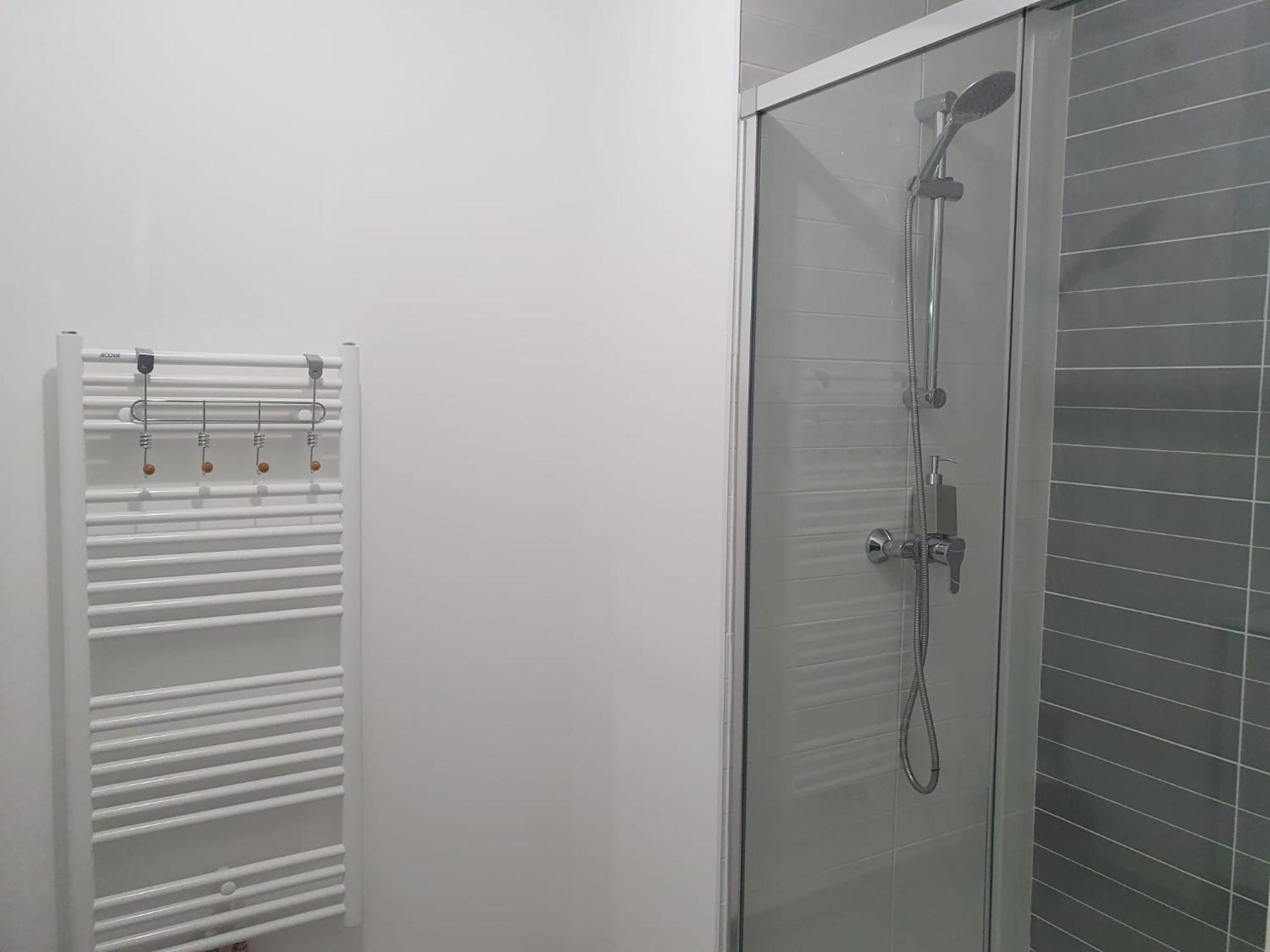 Appartement A Floirac Avec 2 Chambres, Un Parking Prive, Une Terrasse, A 5 Minutes En Voiture De L'Arkea Arena De Bordeaux Esterno foto