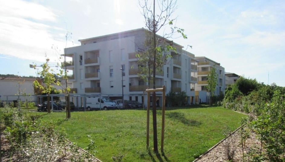 Appartement A Floirac Avec 2 Chambres, Un Parking Prive, Une Terrasse, A 5 Minutes En Voiture De L'Arkea Arena De Bordeaux Esterno foto