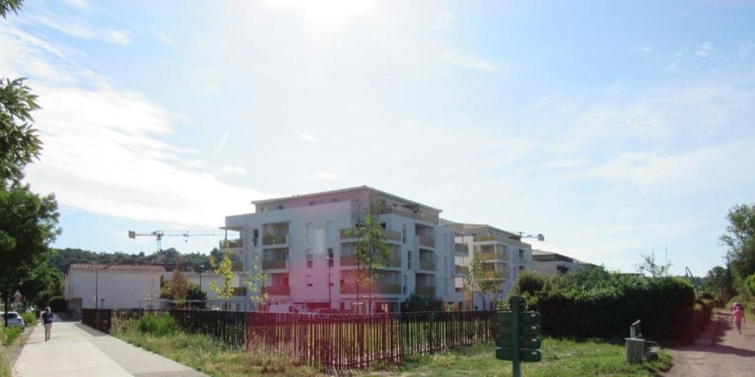 Appartement A Floirac Avec 2 Chambres, Un Parking Prive, Une Terrasse, A 5 Minutes En Voiture De L'Arkea Arena De Bordeaux Esterno foto